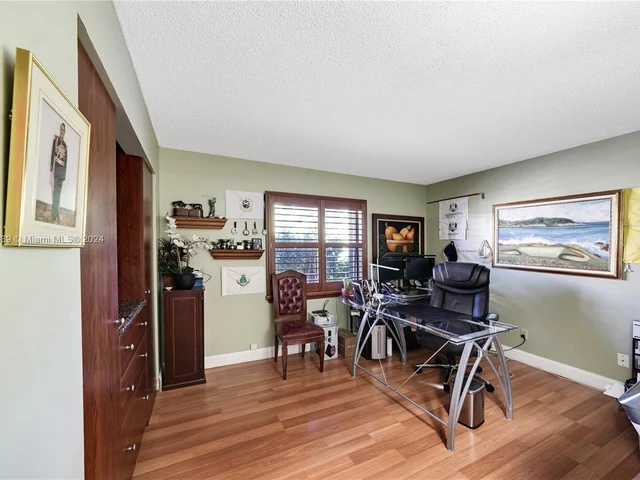 5633 NW 86th Ave, Coral Springs FL 33067