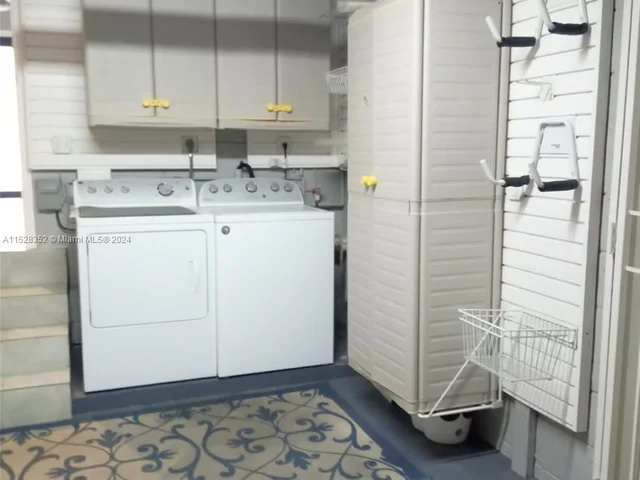 120 SW 26th Rd, Miami FL 33129