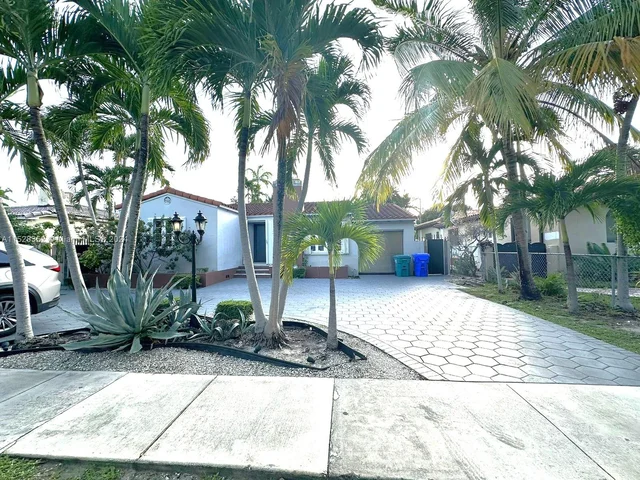 120 SW 26th Rd, Miami FL 33129