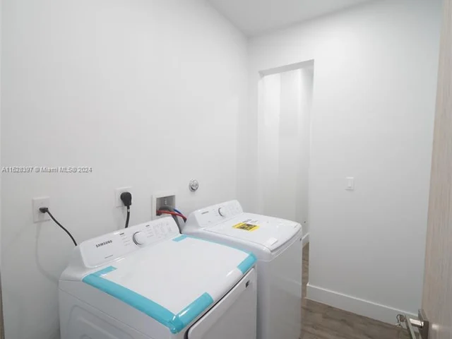 500 Foster Rd # B, Hallandale Beach FL 33009