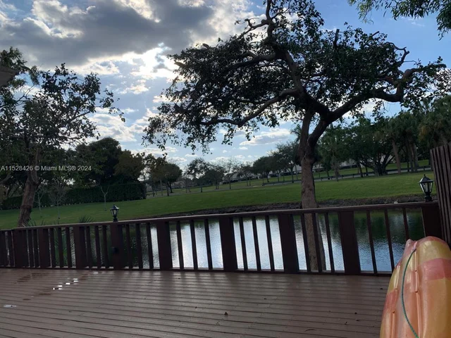 562 NW 98th Ct # 562, Miami FL 33172