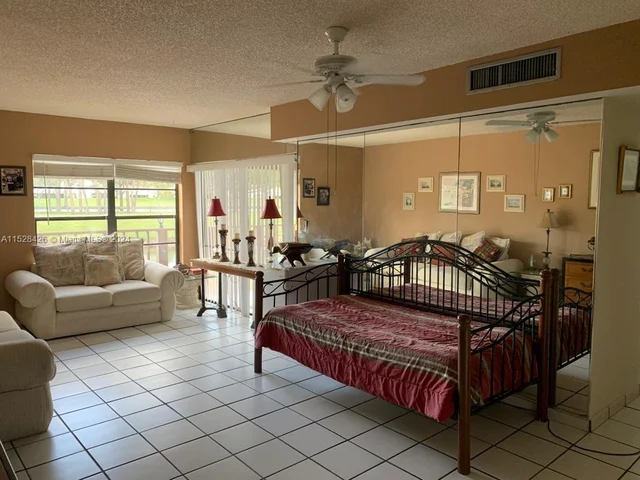 562 NW 98th Ct # 562, Miami FL 33172