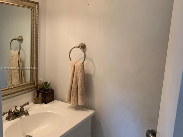 562 NW 98th Ct # 562, Miami FL 33172