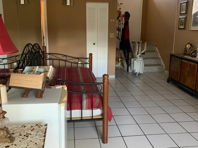 562 NW 98th Ct # 562, Miami FL 33172