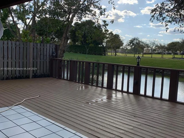 562 NW 98th Ct # 562, Miami FL 33172