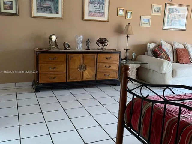 562 NW 98th Ct # 562, Miami FL 33172