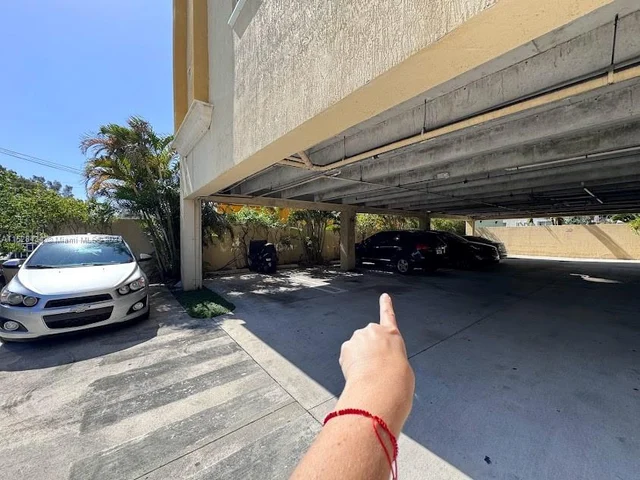 218 SW 8th Ave # 205, Miami FL 33130