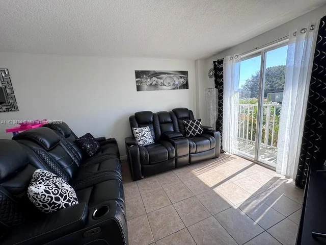 218 SW 8th Ave # 205, Miami FL 33130