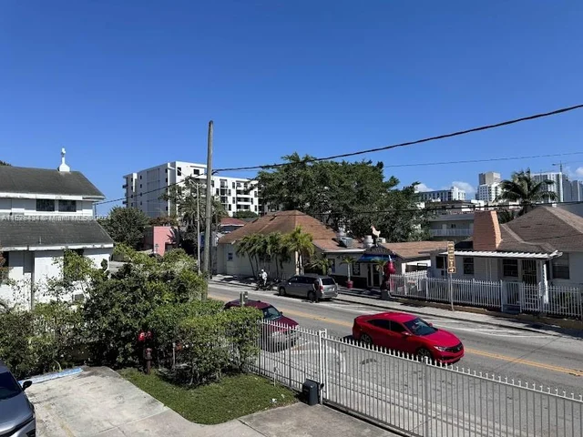 218 SW 8th Ave # 205, Miami FL 33130