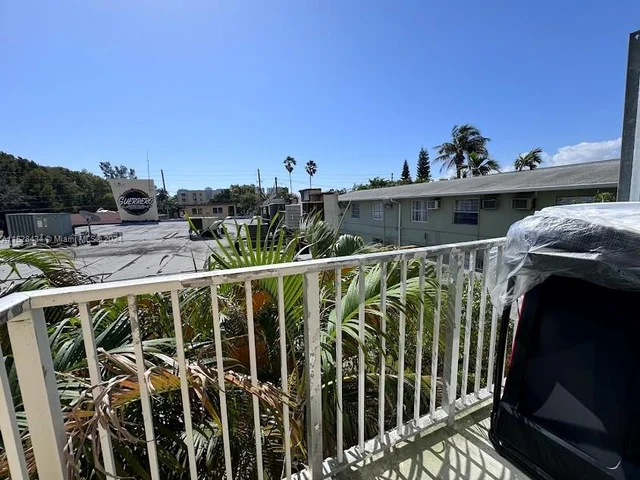 218 SW 8th Ave # 205, Miami FL 33130