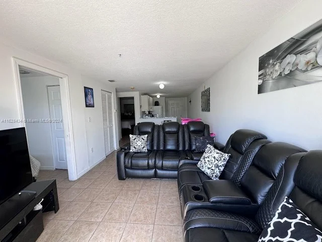 218 SW 8th Ave # 205, Miami FL 33130