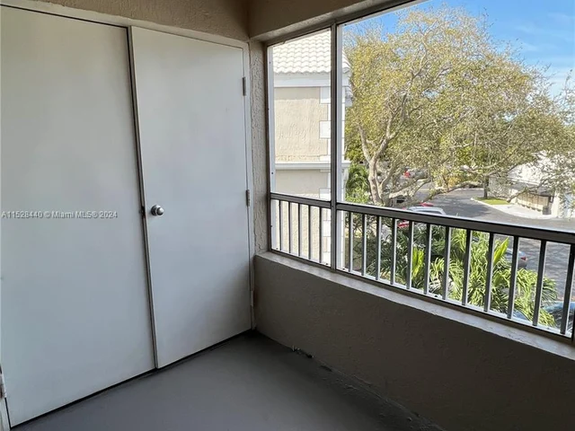 2810 N Oakland Forest Dr # 308, Oakland Park FL 33309