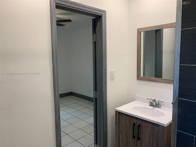 1418 SW 27th St # 4, Fort Lauderdale FL 33315