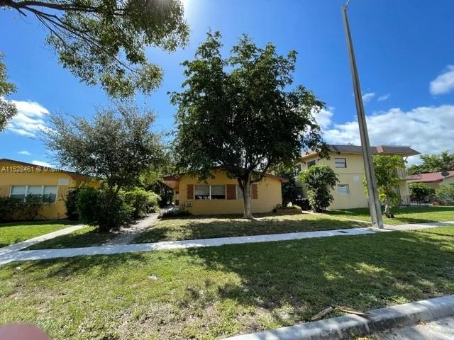 2048 NE 168th St # 3, North Miami Beach FL 33162