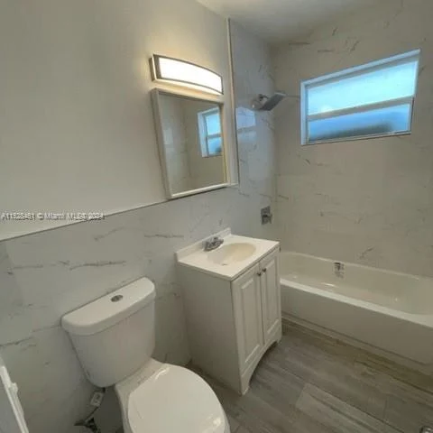 2048 NE 168th St # 3, North Miami Beach FL 33162