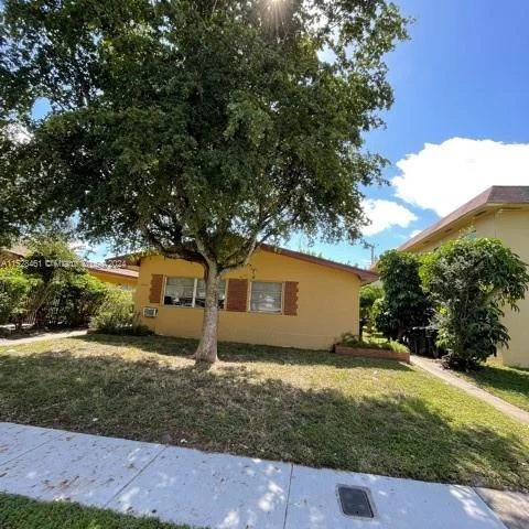 2048 NE 168th St # 3, North Miami Beach FL 33162