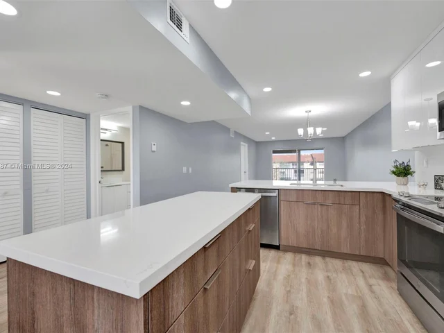 1351 SW 125th Ave # 401S, Pembroke Pines FL 33027