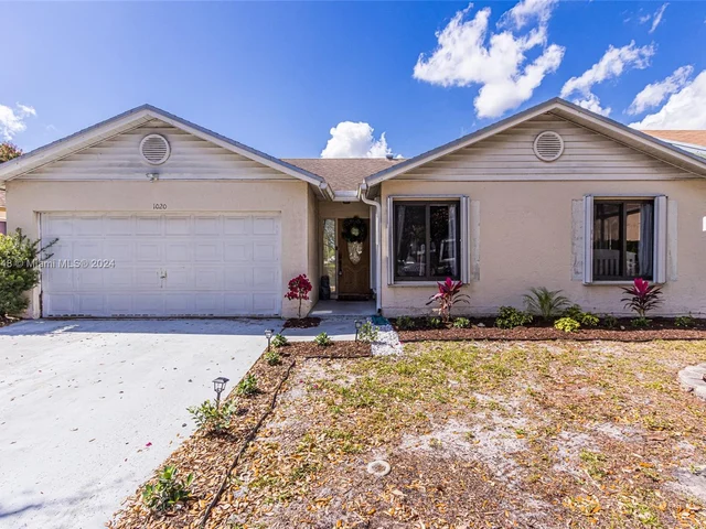 1020 SW 87th Ter, Pembroke Pines FL 33025