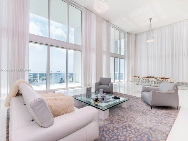 1040 Biscayne Blvd # 4402, Miami FL 33132