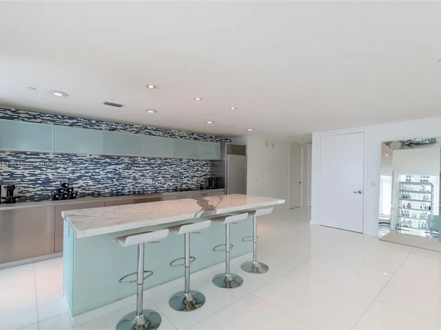 1040 Biscayne Blvd # 4402, Miami FL 33132