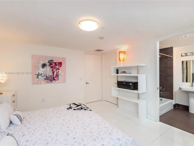 1040 Biscayne Blvd # 4402, Miami FL 33132