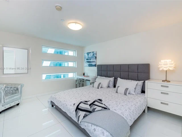 1040 Biscayne Blvd # 4402, Miami FL 33132