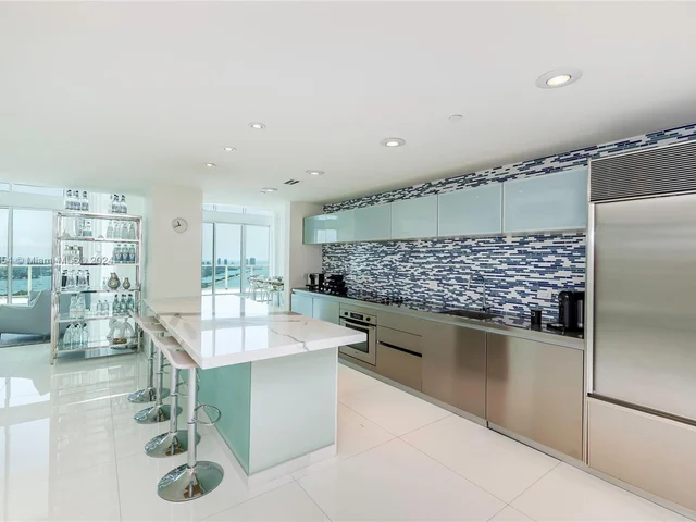 1040 Biscayne Blvd # 4402, Miami FL 33132