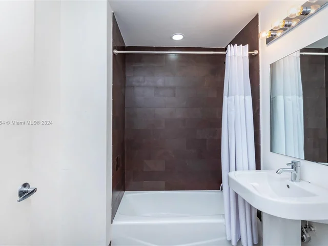 1040 Biscayne Blvd # 4402, Miami FL 33132