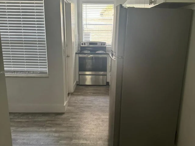 317 W 28th St # 6, Miami Beach FL 33140