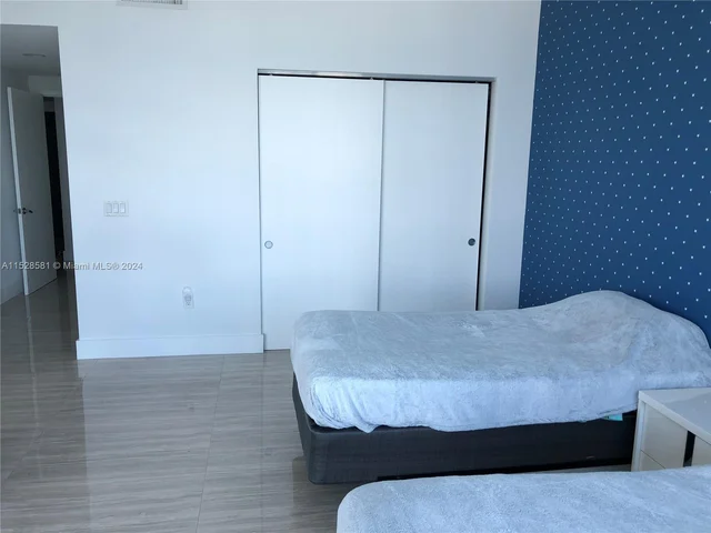 17301 Biscayne Blvd # 1107, North Miami Beach FL 33160