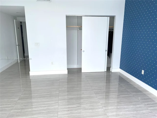 17301 Biscayne Blvd # 1107, North Miami Beach FL 33160