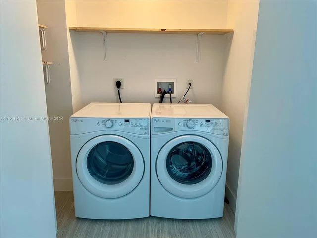 17301 Biscayne Blvd # 1107, North Miami Beach FL 33160