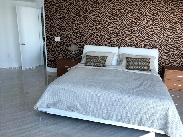 17301 Biscayne Blvd # 1107, North Miami Beach FL 33160