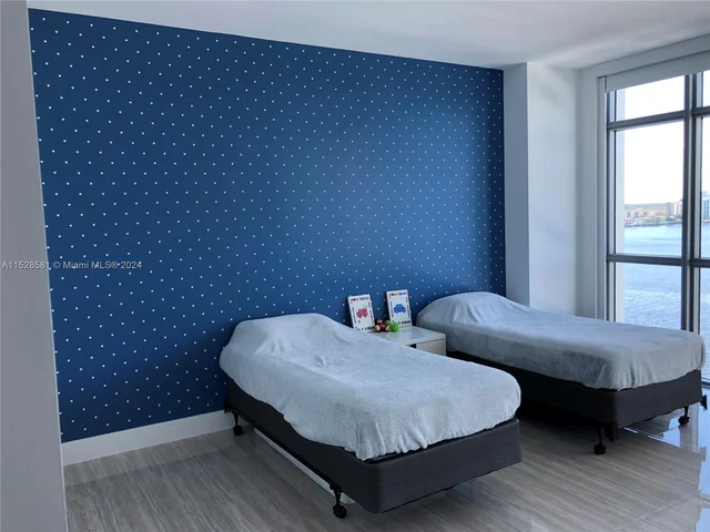 17301 Biscayne Blvd # 1107, North Miami Beach FL 33160