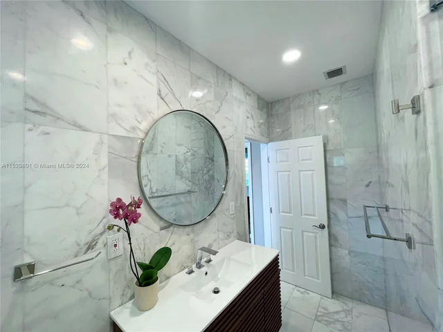 120 NW 49th St, Miami FL 33127