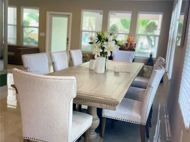 120 NW 49th St, Miami FL 33127