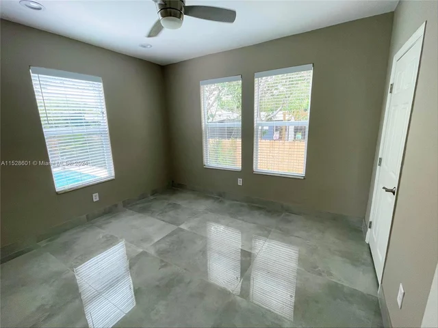 120 NW 49th St, Miami FL 33127