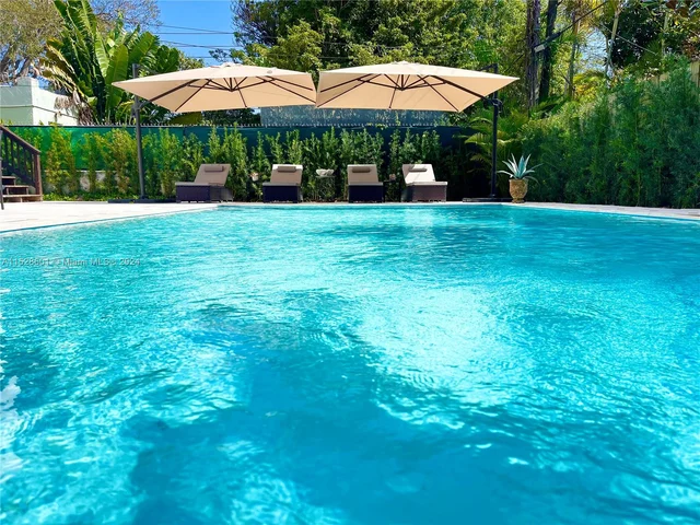 120 NW 49th St, Miami FL 33127