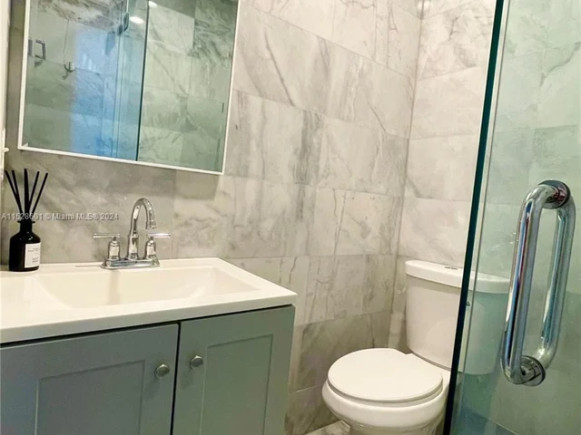 120 NW 49th St, Miami FL 33127