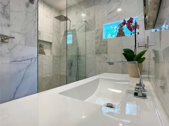 120 NW 49th St, Miami FL 33127