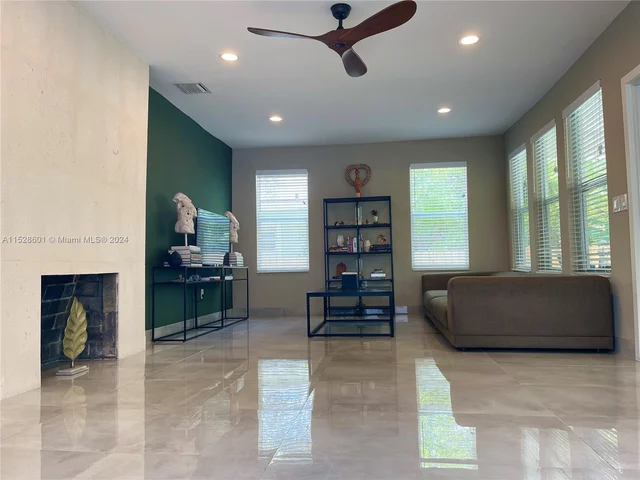 120 NW 49th St, Miami FL 33127