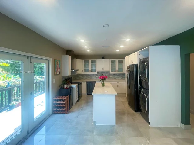 120 NW 49th St, Miami FL 33127