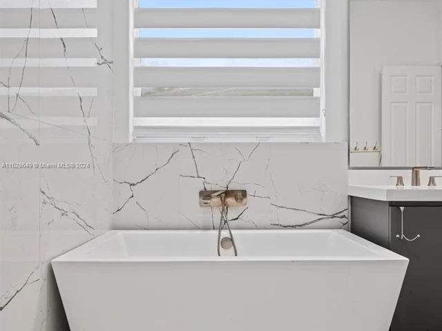 4830 Tropicana Ave, Cooper City FL 33330