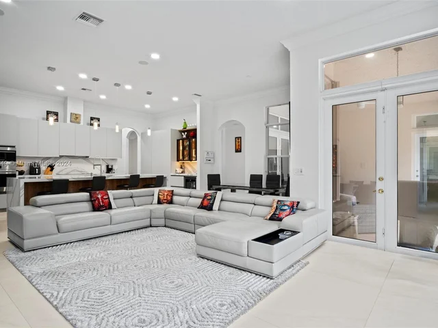 4830 Tropicana Ave, Cooper City FL 33330