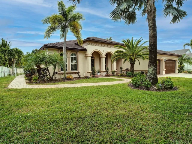 4830 Tropicana Ave, Cooper City FL 33330