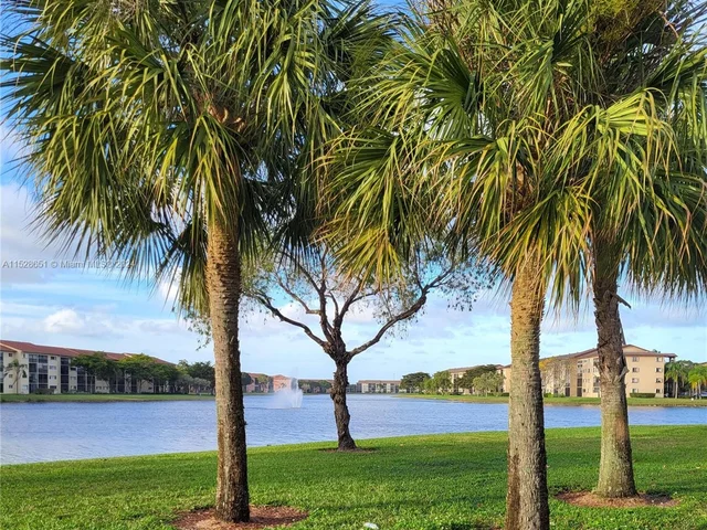 13705 SW 12th St # 304B, Pembroke Pines FL 33027