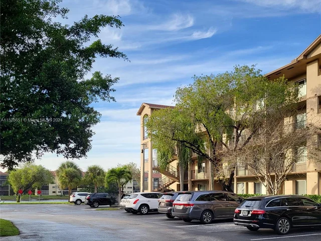 13705 SW 12th St # 304B, Pembroke Pines FL 33027