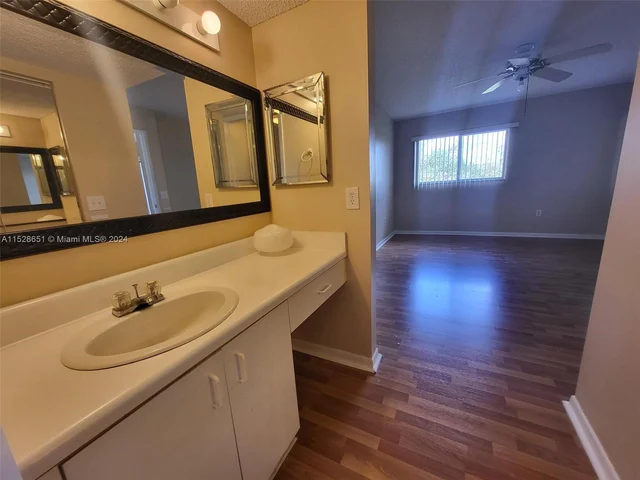 13705 SW 12th St # 304B, Pembroke Pines FL 33027