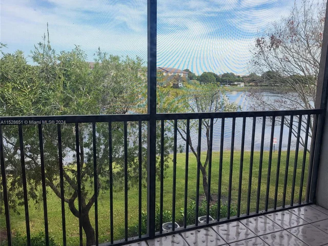 13705 SW 12th St # 304B, Pembroke Pines FL 33027