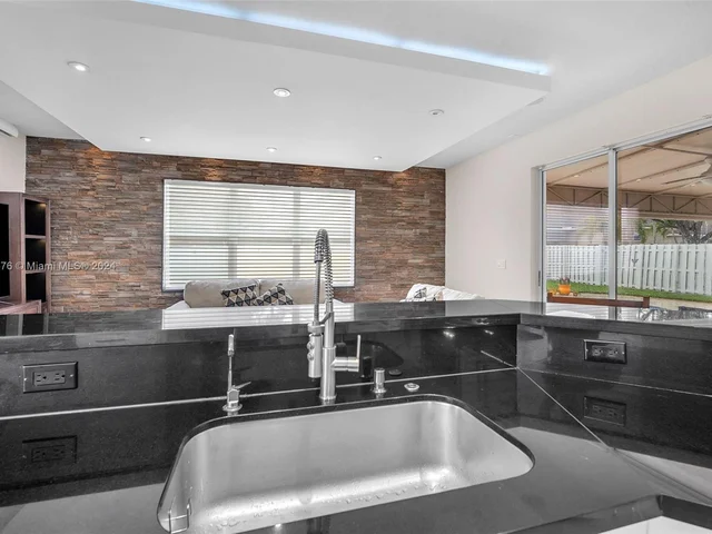 19010 23rd Ct, Pembroke Pines FL 33029